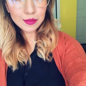 Meet your Posher, Jovana cinthia